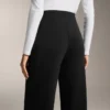 Hose mit geradem Bein aus Modal und Bügelfalte Hose mit geradem Bein aus Modal und Bügelfalte