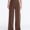 Hose mit geradem Bein aus Soft Touch-Modal und Paspelierung Hose mit geradem Bein aus Soft Touch-Modal und Paspelierung