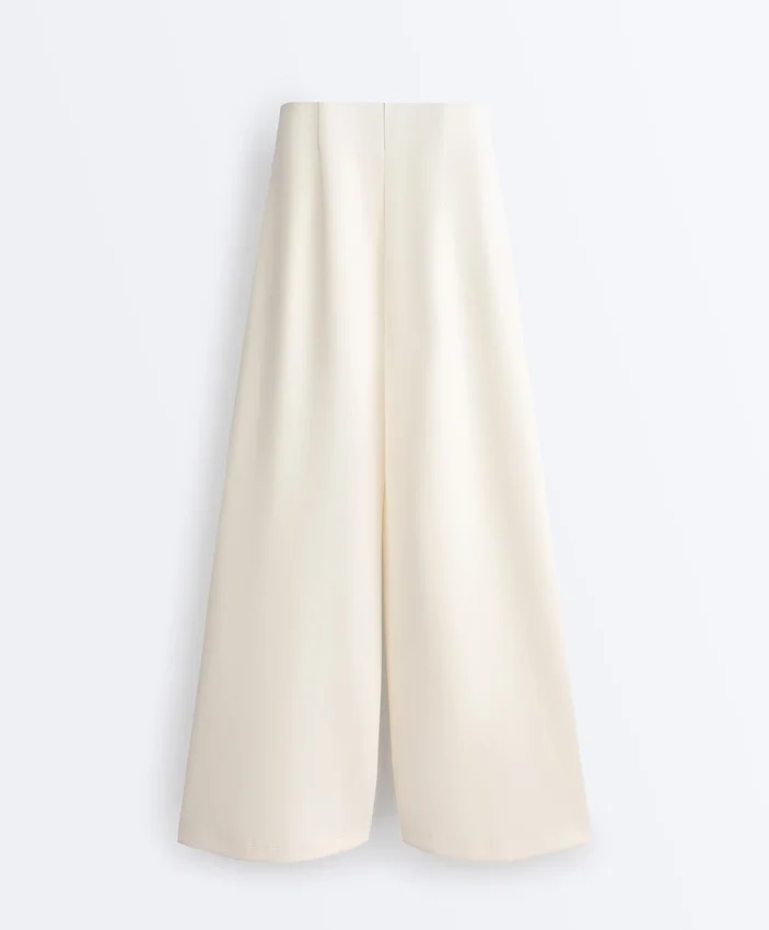 Hose mit geradem Bein aus Soft Touch-Modal und Paspelierung Hose mit geradem Bein aus Soft Touch-Modal und Paspelierung