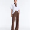 Hose mit geradem Bein aus Soft Touch-Modal und Paspelierung Hose mit geradem Bein aus Soft Touch-Modal und Paspelierung