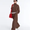 Hose mit geradem Bein aus Soft Touch-Modal und Paspelierung Hose mit geradem Bein aus Soft Touch-Modal und Paspelierung