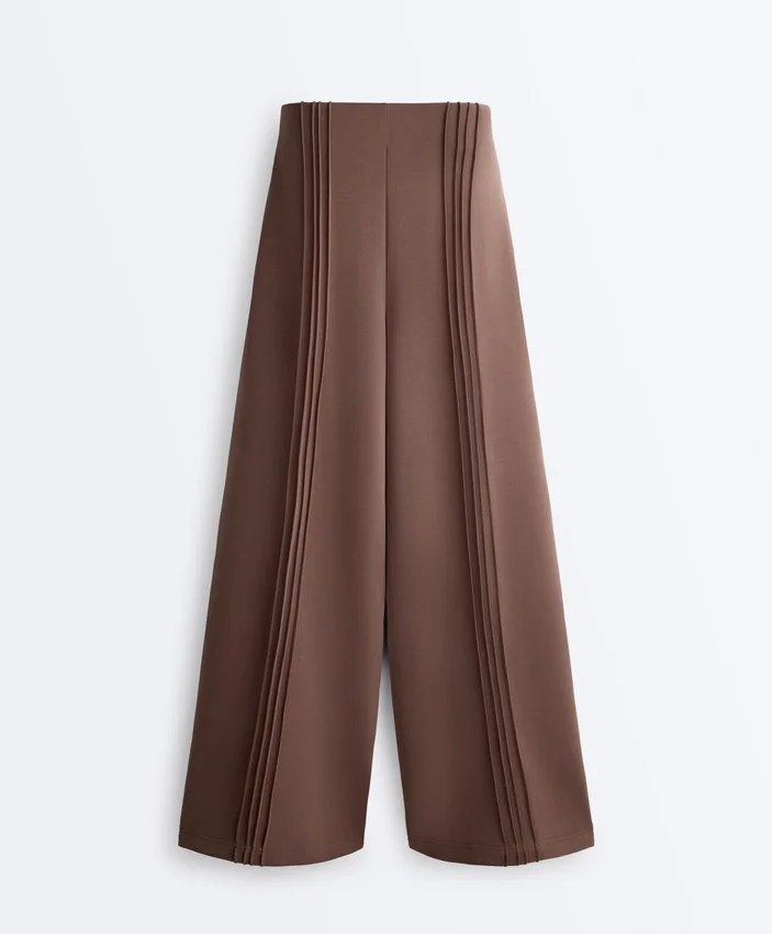 Hose mit geradem Bein aus Soft Touch-Modal und Paspelierung Hose mit geradem Bein aus Soft Touch-Modal und Paspelierung