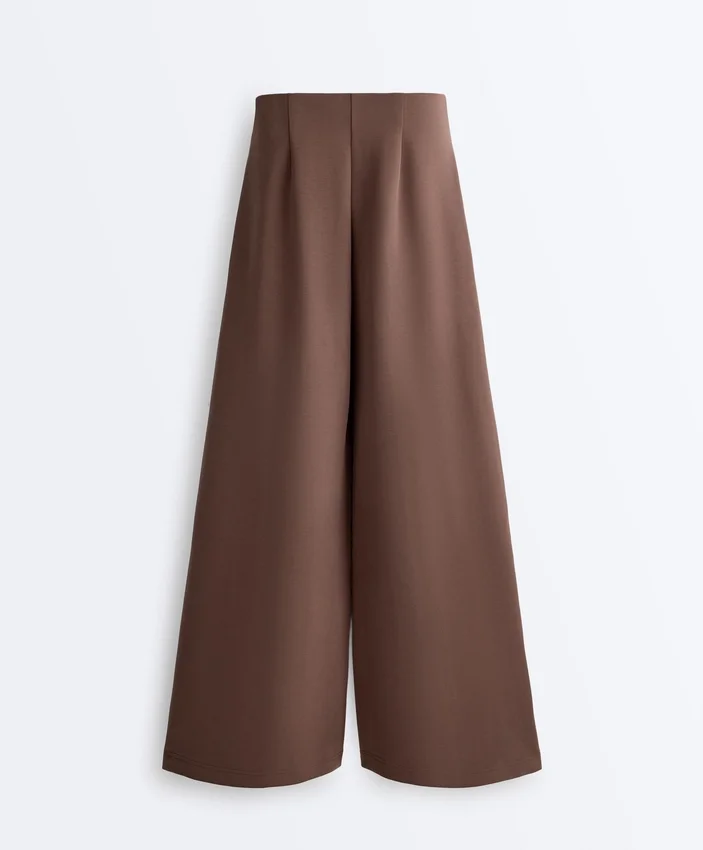 Hose mit geradem Bein aus Soft Touch-Modal und Paspelierung Hose mit geradem Bein aus Soft Touch-Modal und Paspelierung