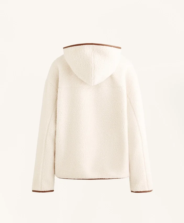 Jacke aus Kunstfell mit Kapuze Jacke aus Kunstfell mit Kapuze
