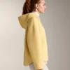 Jacke aus Kunstfell mit Kapuze
