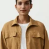 Jacke aus Lyocell und 24 % Leinen mit geraffter Taille Jacke aus Lyocell und 24 % Leinen mit geraffter Taille