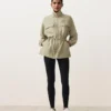 Jacke aus Lyocell und 24 % Leinen mit geraffter Taille Jacke aus Lyocell und 24 % Leinen mit geraffter Taille