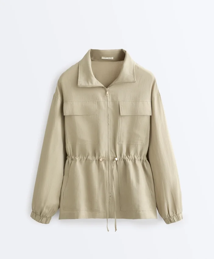 Jacke aus Lyocell und 24 % Leinen mit geraffter Taille Jacke aus Lyocell und 24 % Leinen mit geraffter Taille