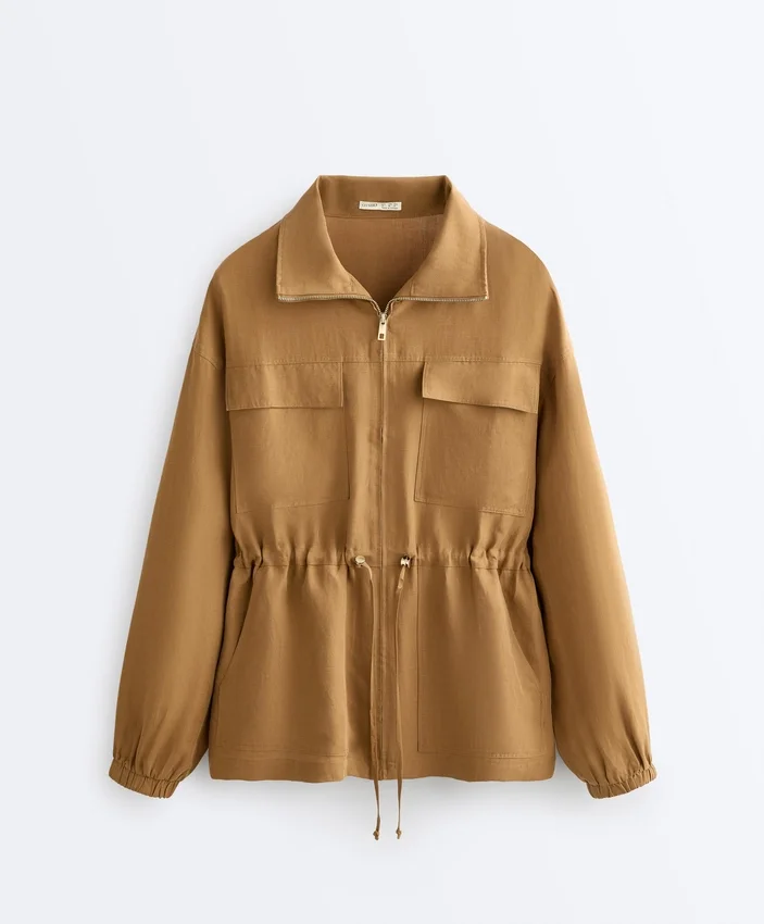 Jacke aus Lyocell und 24 % Leinen mit geraffter Taille Jacke aus Lyocell und 24 % Leinen mit geraffter Taille