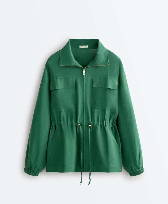 Jacke aus Lyocell und 24 % Leinen mit geraffter Taille Jacke aus Lyocell und 24 % Leinen mit geraffter Taille