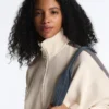 Jacke aus Piqué-Baumwolle mit Fischgrätenmuster an den Seiten Jacke aus Piqué-Baumwolle mit Fischgrätenmuster an den Seiten