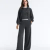 Hose mit asymmetrischen Streifen aus Modal Hose mit asymmetrischen Streifen aus Modal