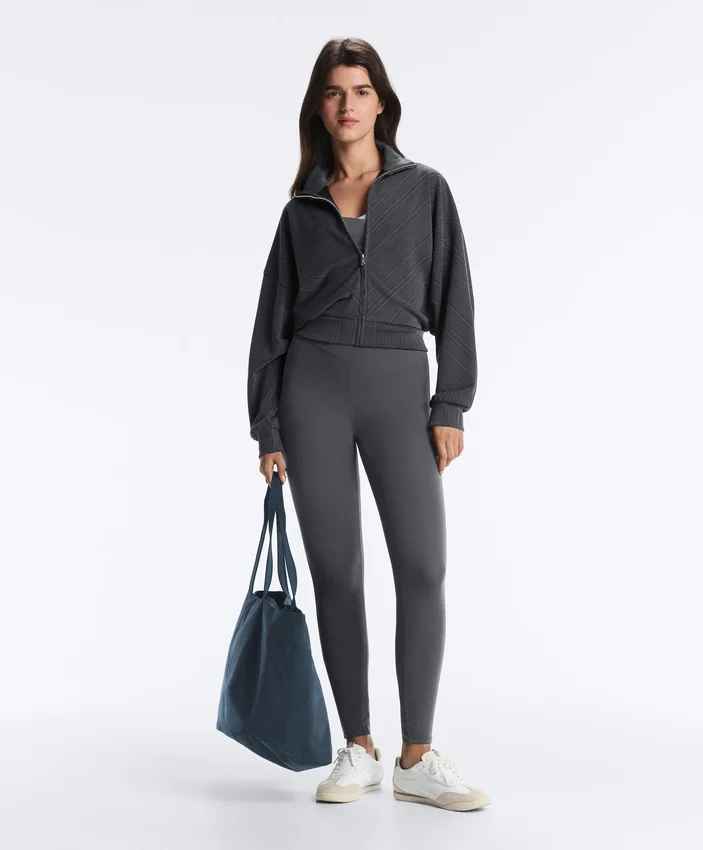 Jacke mit asymmetrischem Streifen und Modal Jacke mit asymmetrischem Streifen und Modal