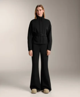 Jacke mit Gürtel aus gebürstetem Modal