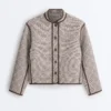 Jacke mit Stehkragen und Kontrast Jacke mit Stehkragen und Kontrast