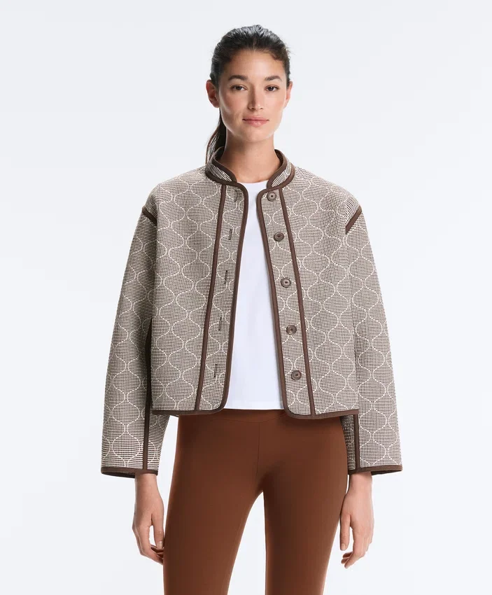 Jacke mit Stehkragen und Kontrast Jacke mit Stehkragen und Kontrast