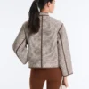 Jacke mit Stehkragen und Kontrast Jacke mit Stehkragen und Kontrast