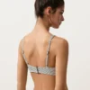 Jacquard-Halter-Bikinioberteil mit Polka-Dots Jacquard-Halter-Bikinioberteil mit Polka-Dots