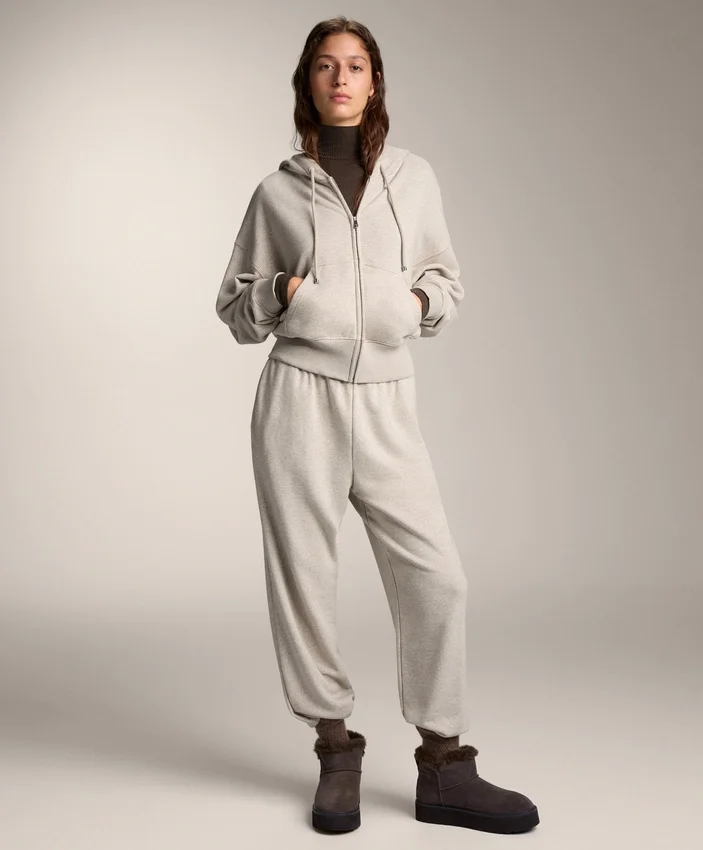 Kapuzenjacke mit weiten Ärmeln aus Baumwolle Kapuzenjacke mit weiten Ärmeln aus Baumwolle
