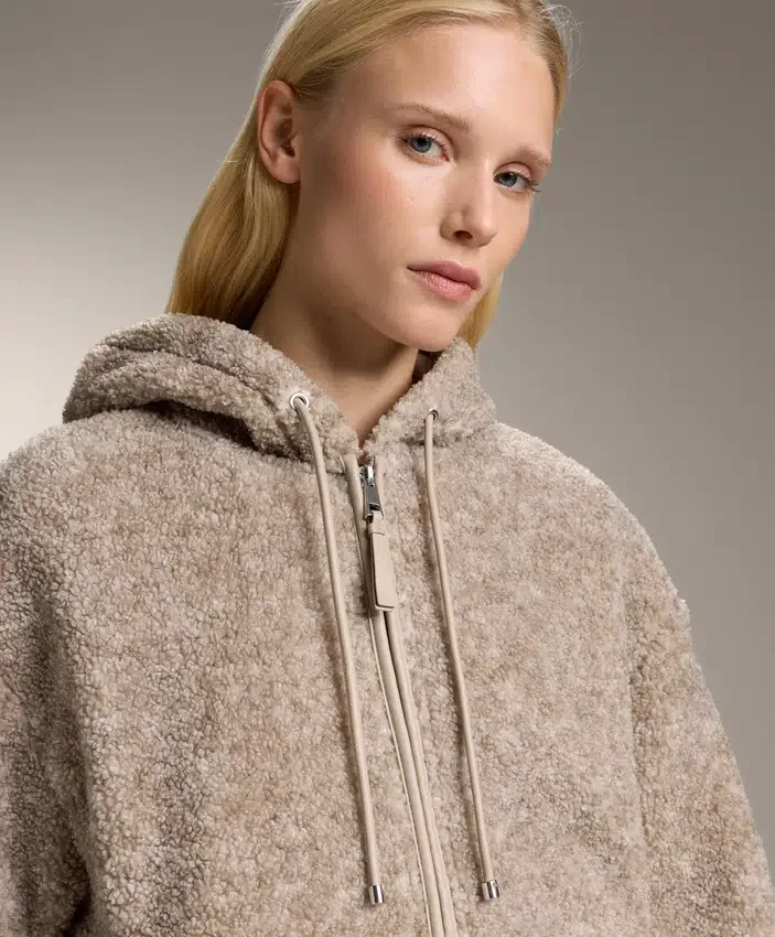 Kapuzenjacke aus Lammfell Kapuzenjacke aus Lammfell