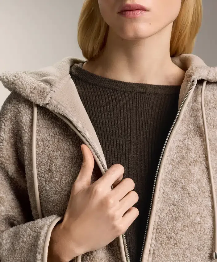 Kapuzenjacke aus Lammfell Kapuzenjacke aus Lammfell