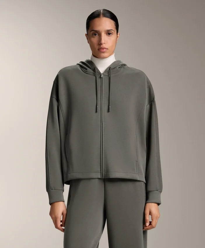 Kapuzenjacke mit Rippdetails aus gebürstetem Modal Kapuzenjacke mit Rippdetails aus gebürstetem Modal