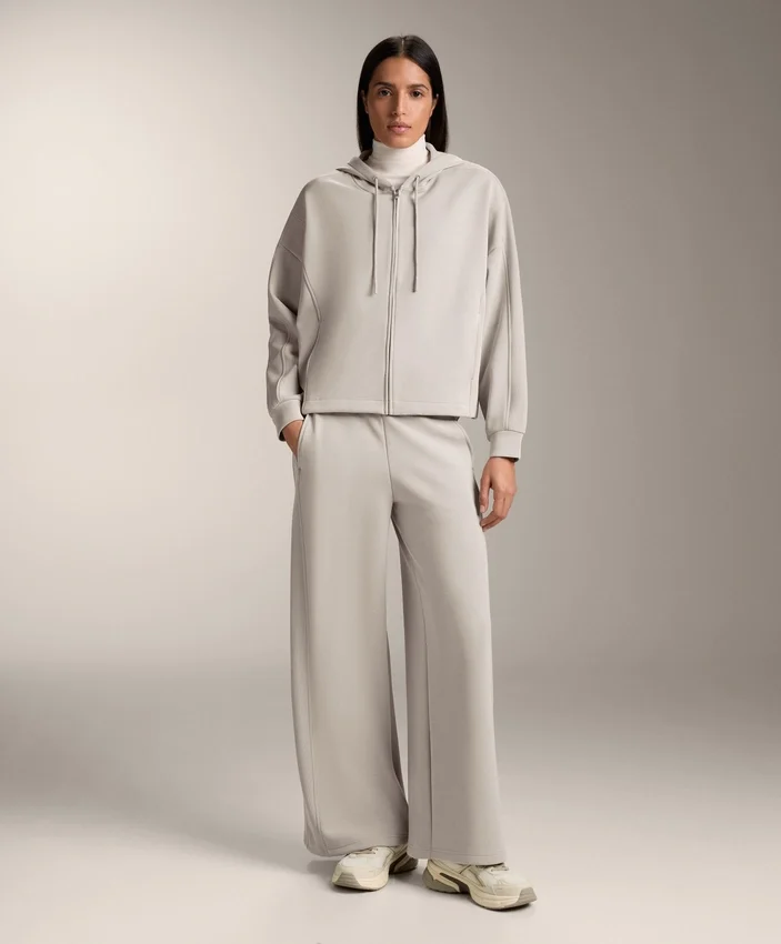 Kapuzenjacke mit Rippdetails aus gebürstetem Modal Kapuzenjacke mit Rippdetails aus gebürstetem Modal