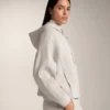 Kapuzenjacke mit Rippdetails aus gebürstetem Modal Kapuzenjacke mit Rippdetails aus gebürstetem Modal