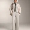 Kapuzenjacke mit Rippdetails aus gebürstetem Modal Kapuzenjacke mit Rippdetails aus gebürstetem Modal