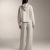 Kapuzenjacke mit Rippdetails aus gebürstetem Modal Kapuzenjacke mit Rippdetails aus gebürstetem Modal
