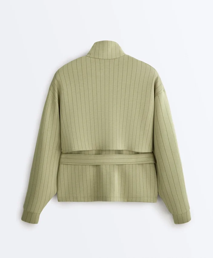 Kastenförmige Cape-Jacke aus Soft Touch-Modal mit Nadelstreifen Kastenförmige Cape-Jacke aus Soft Touch-Modal mit Nadelstreifen