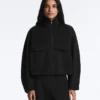 Kastenförmige Jacke im Neopren-Look Kastenförmige Jacke im Neopren-Look