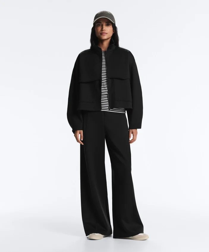 Kastenförmige Jacke im Neopren-Look Kastenförmige Jacke im Neopren-Look