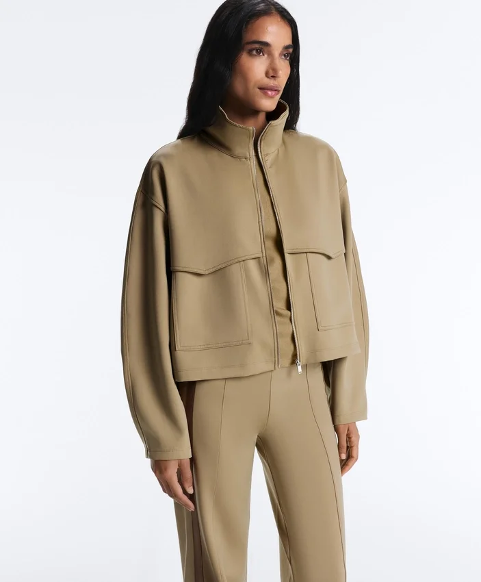 Kastenförmige Jacke im Neopren-Look Kastenförmige Jacke im Neopren-Look