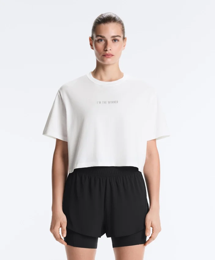 Kastenförmiges, kurzes T-Shirt aus Baumwollmischung mit Aufdruck Kastenförmiges, kurzes T-Shirt aus Baumwollmischung mit Aufdruck