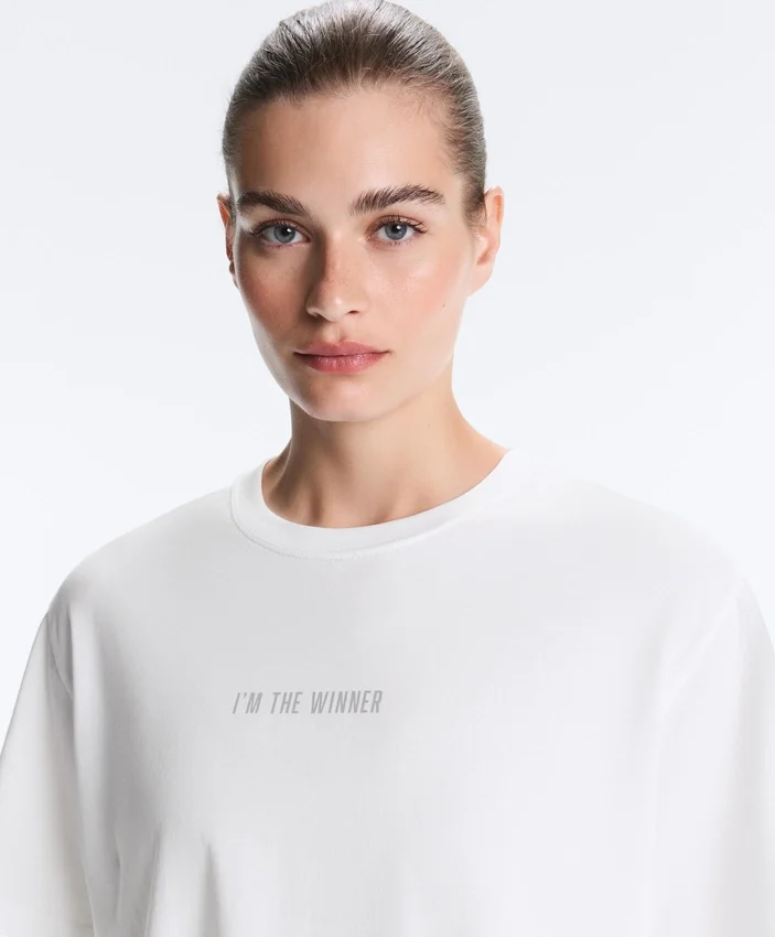 Kastenförmiges, kurzes T-Shirt aus Baumwollmischung mit Aufdruck Kastenförmiges, kurzes T-Shirt aus Baumwollmischung mit Aufdruck
