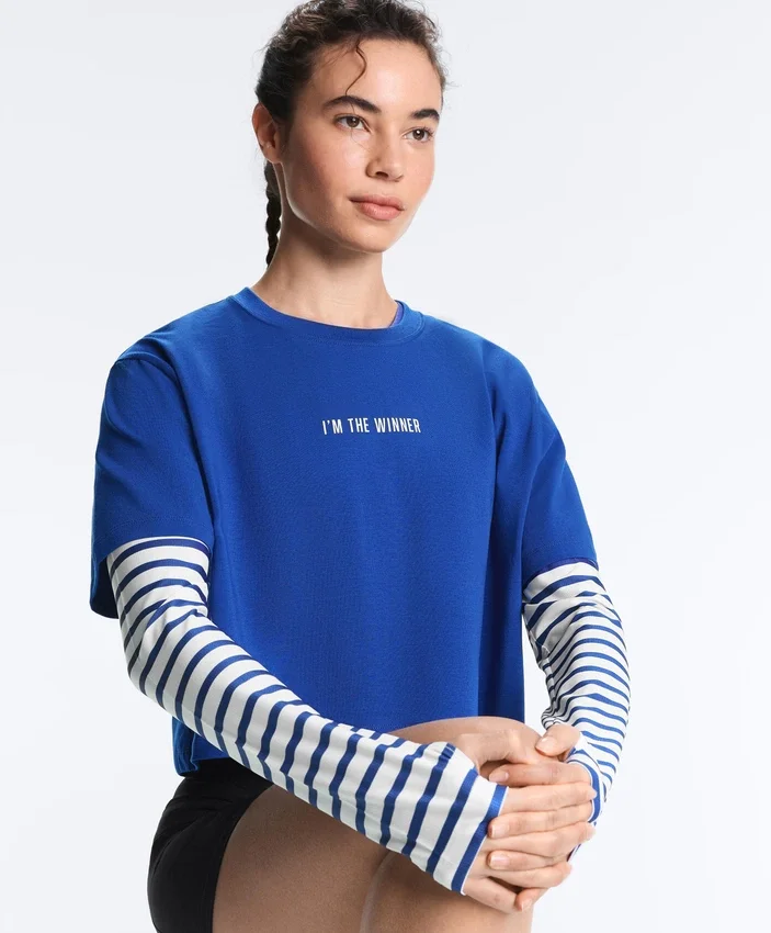 Kastenförmiges, kurzes T-Shirt aus Baumwollmischung mit Aufdruck Kastenförmiges, kurzes T-Shirt aus Baumwollmischung mit Aufdruck