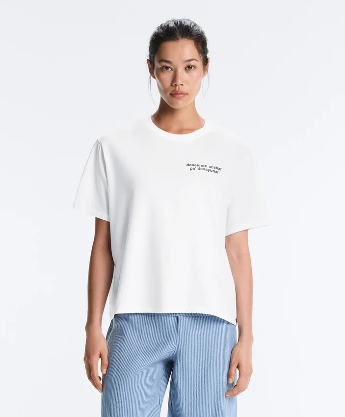 Kastenförmiges T-Shirt aus Baumwollmischung mit Slogan Kastenförmiges T-Shirt aus Baumwollmischung mit Slogan