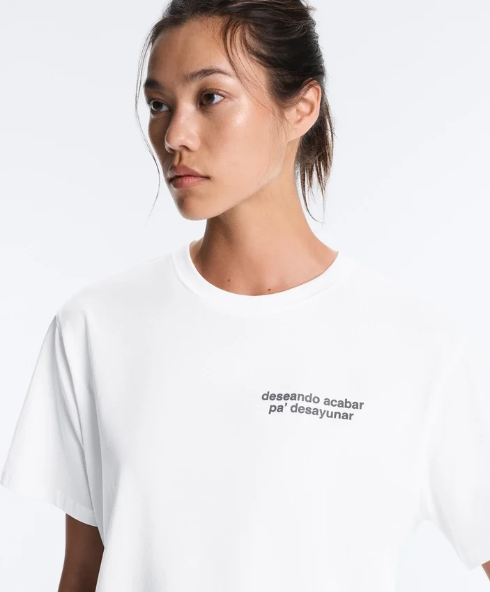 Kastenförmiges T-Shirt aus Baumwollmischung mit Slogan Kastenförmiges T-Shirt aus Baumwollmischung mit Slogan