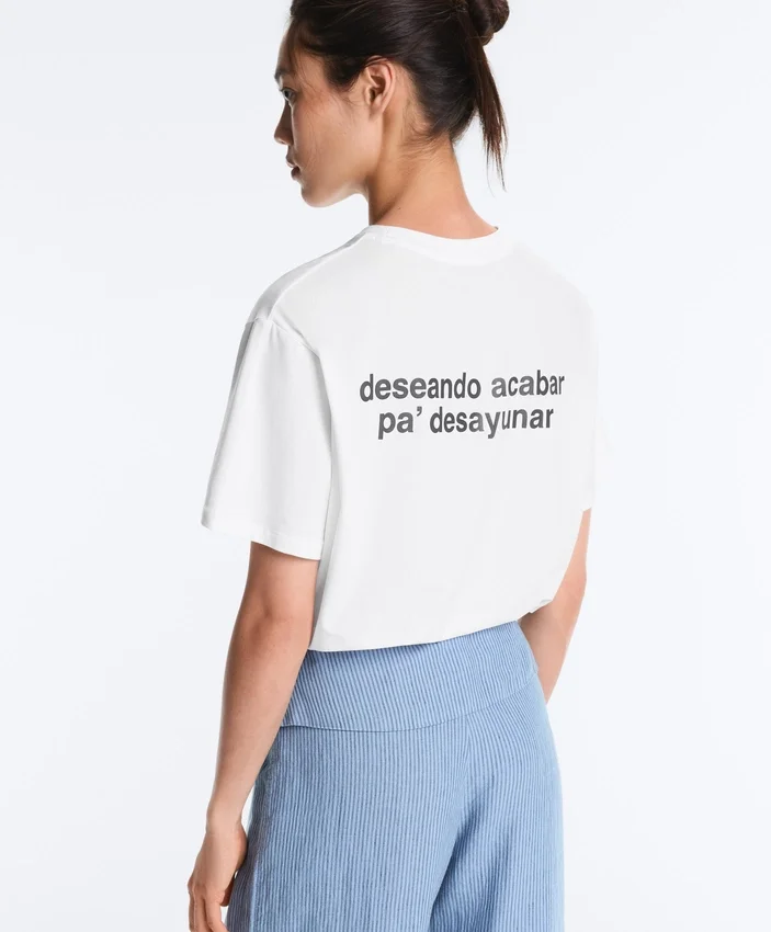 Kastenförmiges T-Shirt aus Baumwollmischung mit Slogan Kastenförmiges T-Shirt aus Baumwollmischung mit Slogan