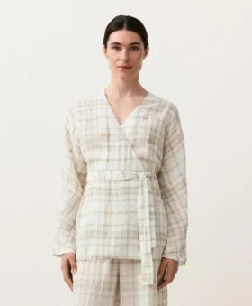 Kimono-Hemd aus einer Mischung aus Leinen und Lyocell mit Karomuster Kimono-Hemd aus einer Mischung aus Leinen und Lyocell mit Karomuster