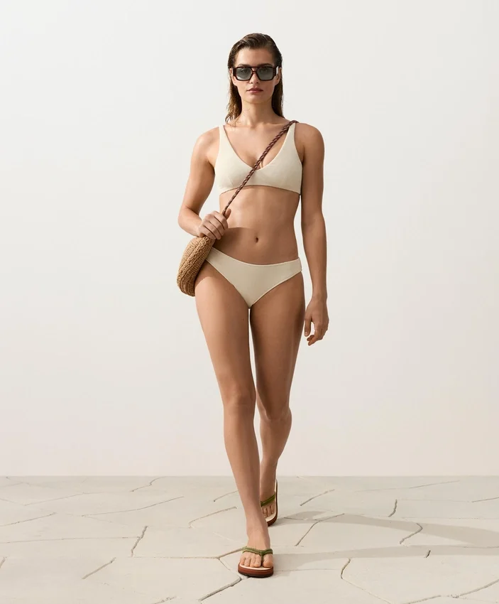 Klassische Bikini-Slips aus Crinkle-Stoff Klassische Bikini-Slips aus Crinkle-Stoff