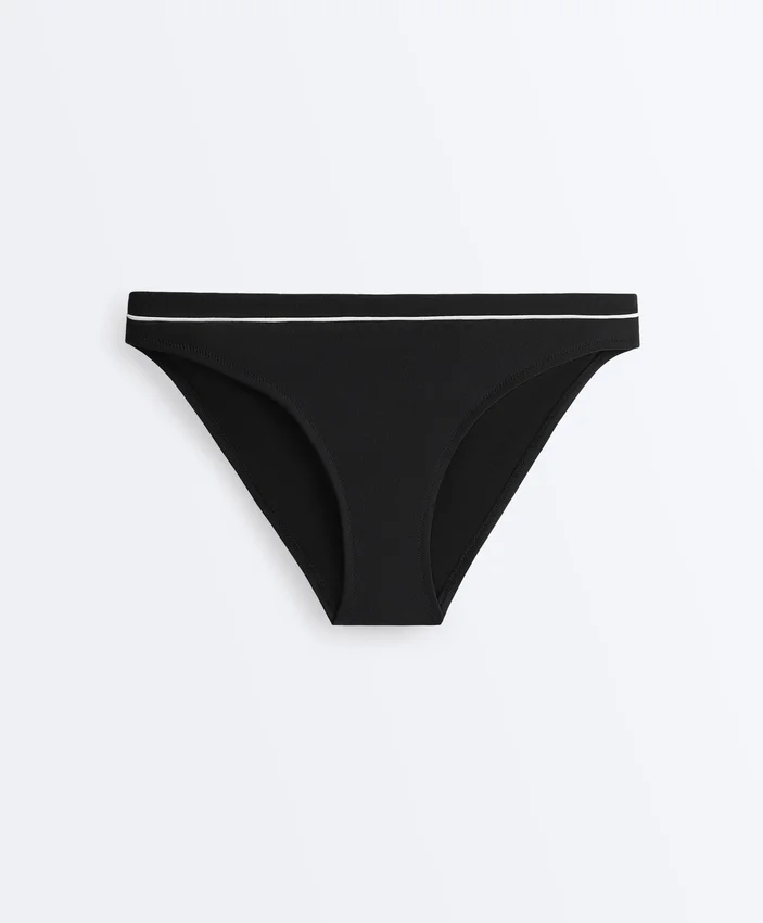 Klassische Bikinis mit Paspelierung Klassische Bikinis mit Paspelierung