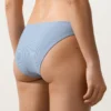 Klassische Bikinis mit Streifenmuster Klassische Bikinis mit Streifenmuster
