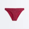 Klassische Bikinis-Slips aus geometrischem Jacquard Klassische Bikinis-Slips aus geometrischem Jacquard