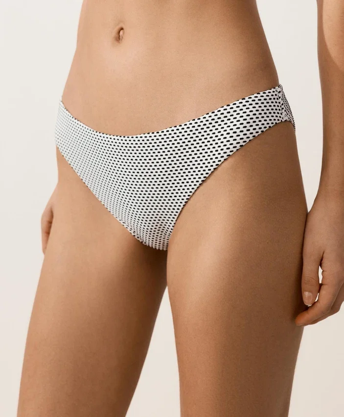 Klassische Bikinis-Slips aus Jacquard mit Polka-Dots Klassische Bikinis-Slips aus Jacquard mit Polka-Dots
