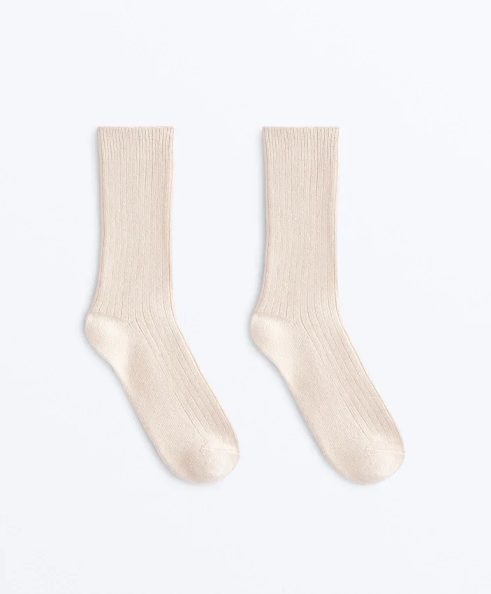 Klassische Socken 15 % Kaschmir 10 % Wolle Klassische Socken 15 % Kaschmir 10 % Wolle