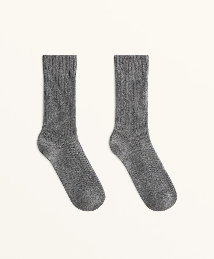 Klassische Socken 15 % Kaschmir 10 % Wolle Klassische Socken 15 % Kaschmir 10 % Wolle