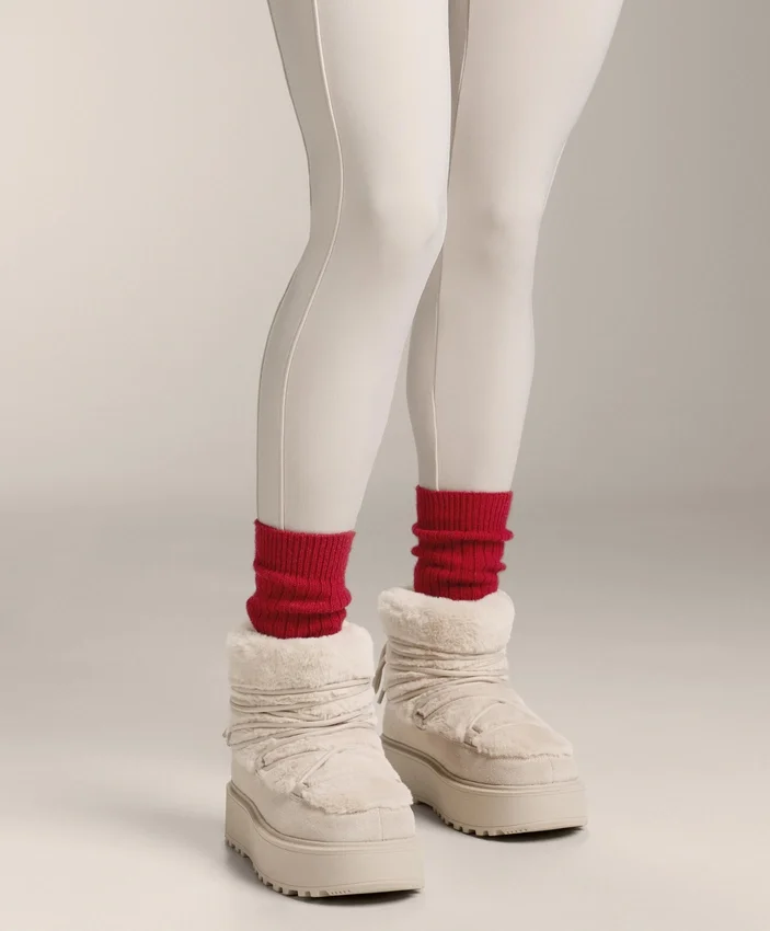 Klassische Socken 15 % Kaschmir 10 % Wolle Klassische Socken 15 % Kaschmir 10 % Wolle