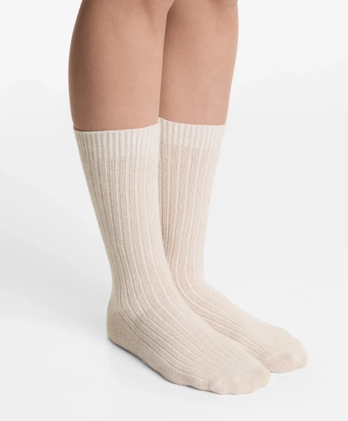 Klassische Socken 15 % Kaschmir 10 % Wolle Klassische Socken 15 % Kaschmir 10 % Wolle